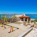Heni2 * Vrbnik (Primorje-Gorski Kotar)